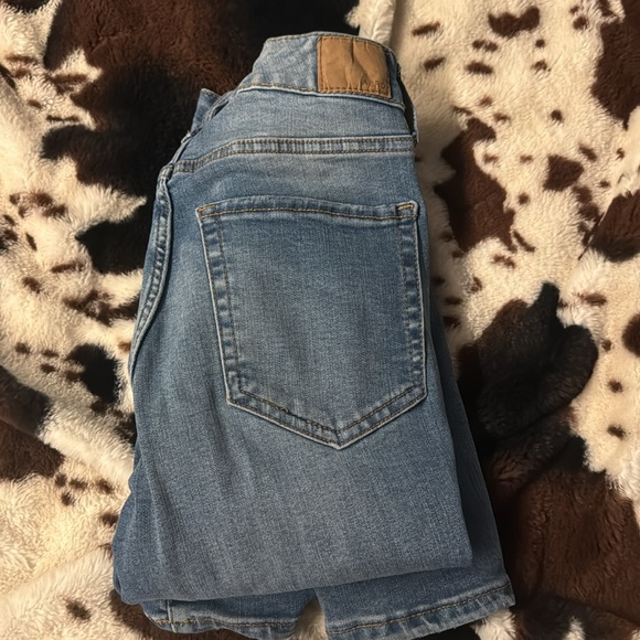 Aeropostale super high rise jeans size 4 regular length - Picture 3 of 4